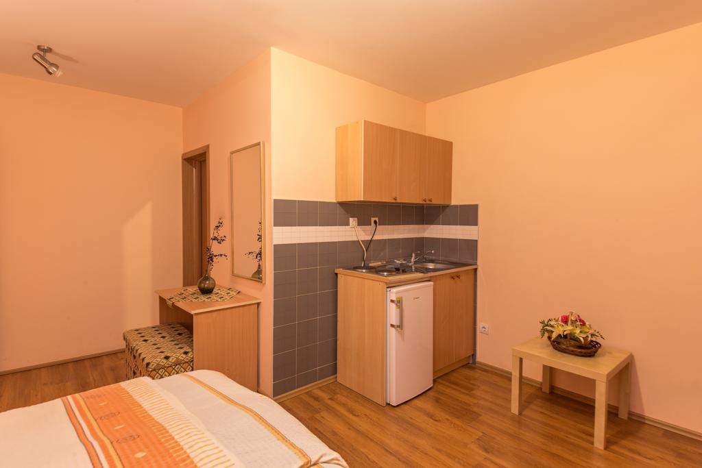 Apartments Bokan Cetinje Quarto foto