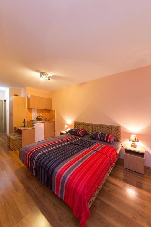 Apartments Bokan Cetinje Quarto foto